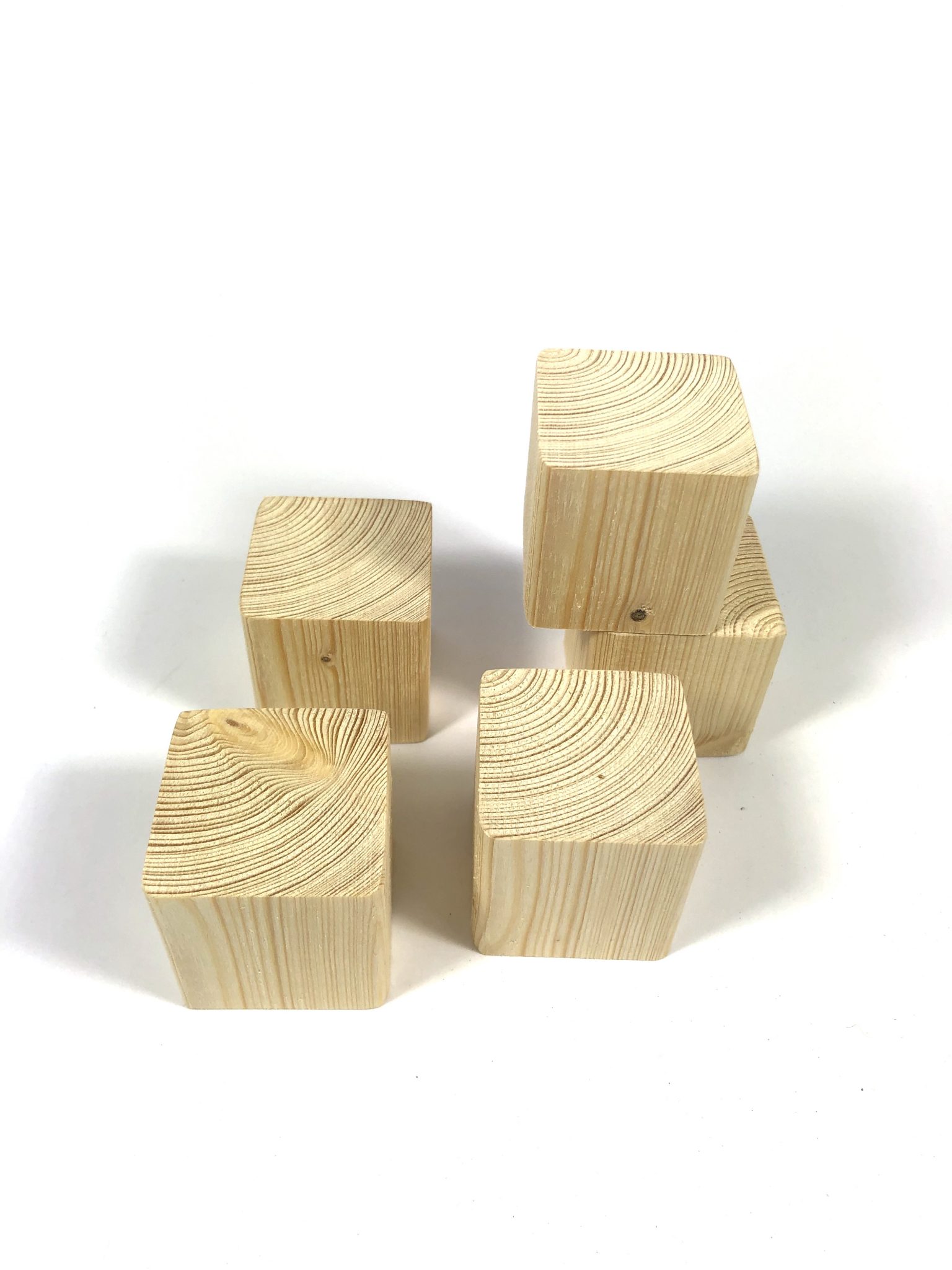 Houten kubus decoratie blokjes, 45x45x45mm 5 stuks feestjeknutselen.nl